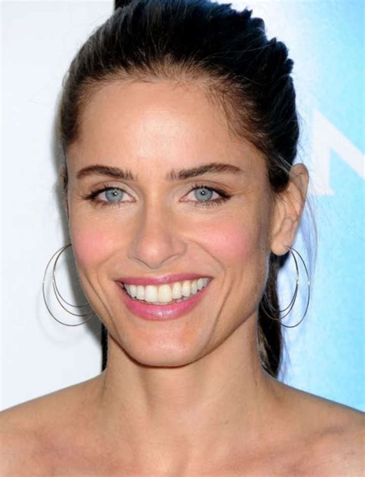 Alexis Knapp – Height, Weight, Bra Size, Measurements & Bio