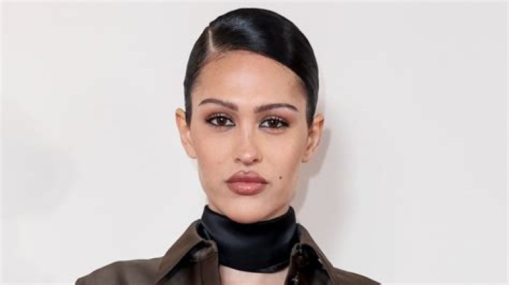 Amelia Hamlin Shows Off Fit Figure Looking "Gorgeous"