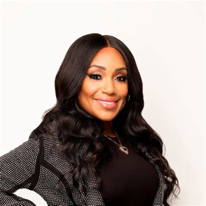 Bloveslife Net Worth & Earnings