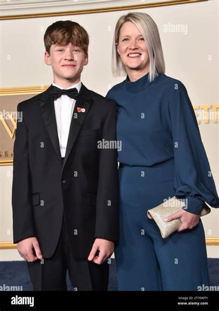 Fflyn Edwards Wiki, Age, Birthday, Parents, Height, Education & More