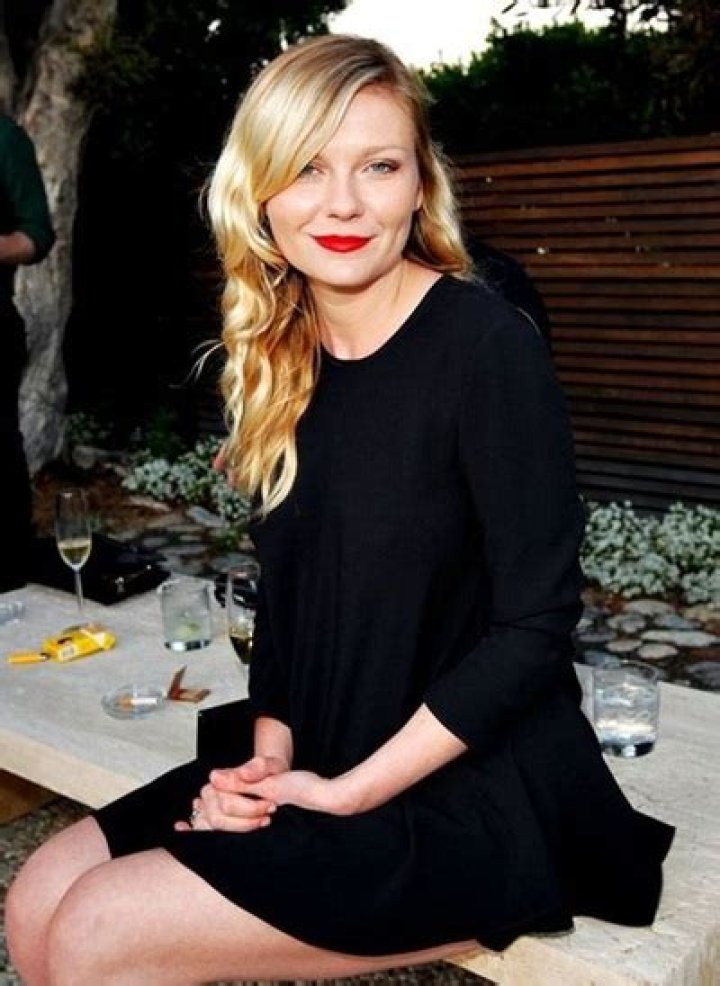 Kirsten Dunst Favorite Music Food Movies Hobbies Biography
