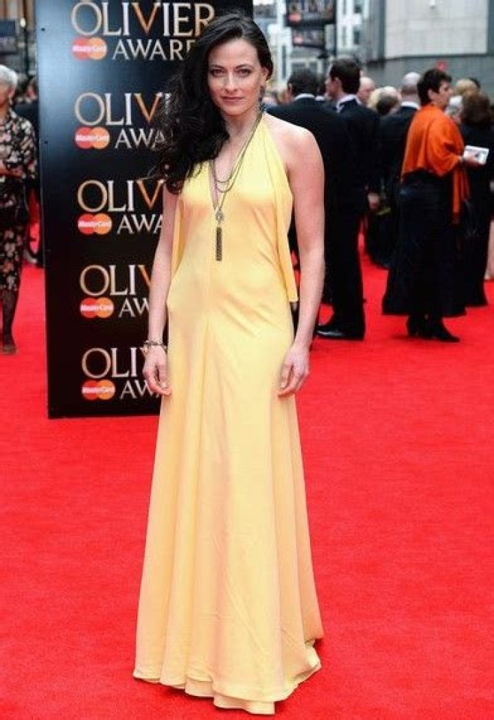 Lara Pulver Height Weight Bra Size Body Measurements Family