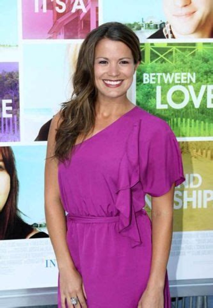 Melissa Claire Egan Bra Size, Age, Weight, Height, Measurements