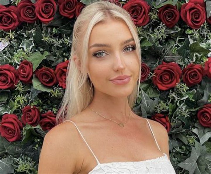 Morgan Riddle in Bathing Suit Says "Tell a Friend to Tell a Friend" — Celebwell