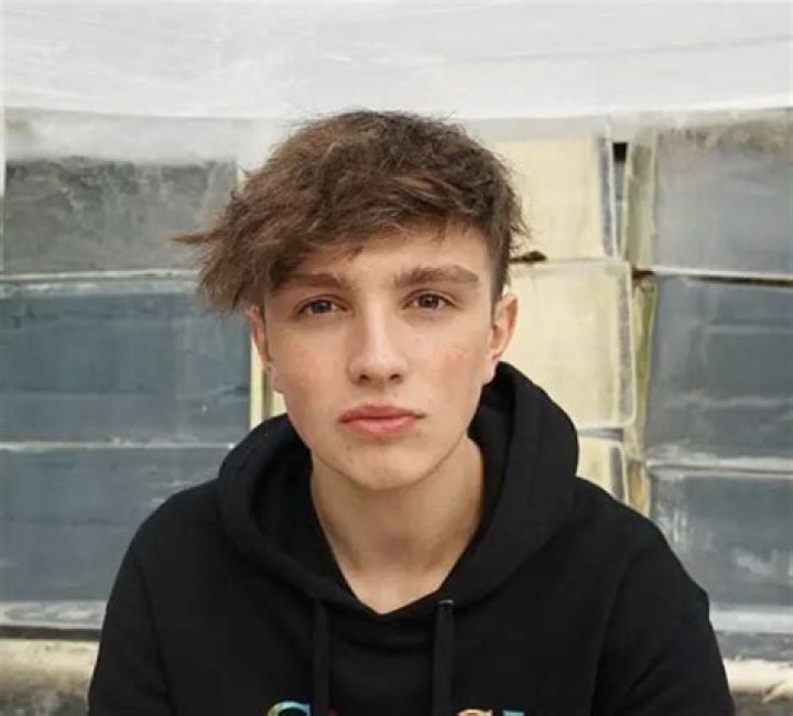 Nitris TV [Youtuber] Wiki, Bio, Girlfriend, Height, Weight, Age & More