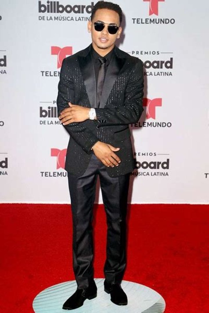 Ozuna Height Weight Body Measurements Shoe Size Stats Facts Family