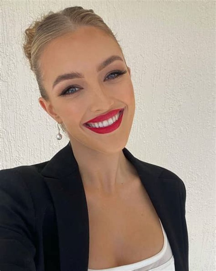 Sienna Weir Wiki, Age, Obituary, Parents, Boyfriend, Height & Net Worth