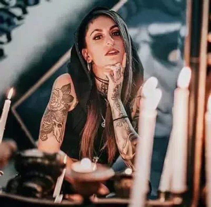 Tattoo Artist Angel Rose Wiki, Age, Birthday, Boyfriend, Net Worth & More