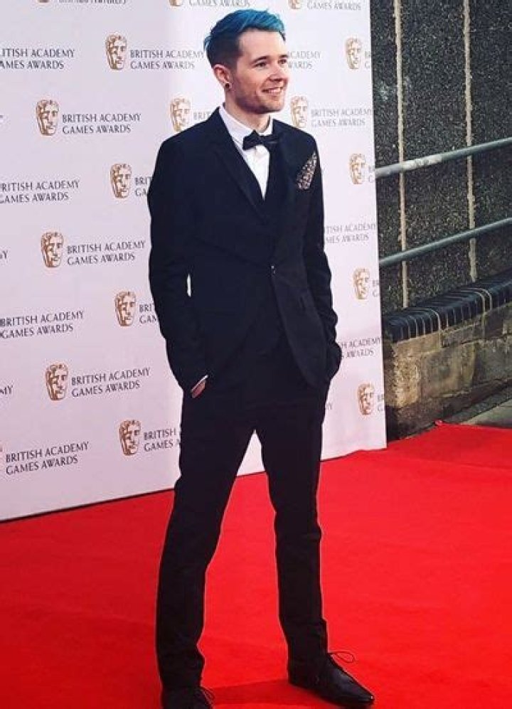 YouTuber DanTDM Height Weight Shoe Size Body Measurements Facts